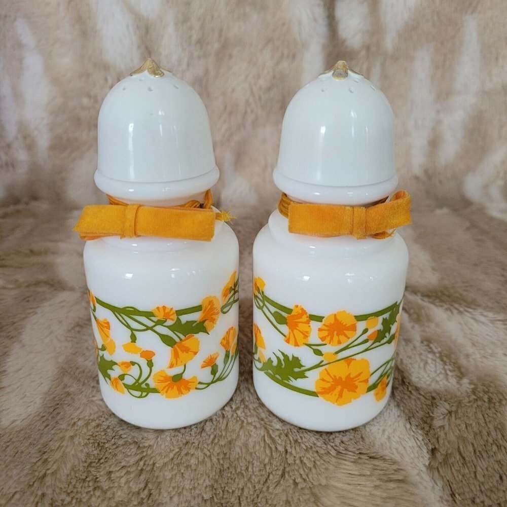 Vintage Avon Milk Glass Salt & Pepper Shakers 1960-70 Retro Green Orange - Picture 2 of 7